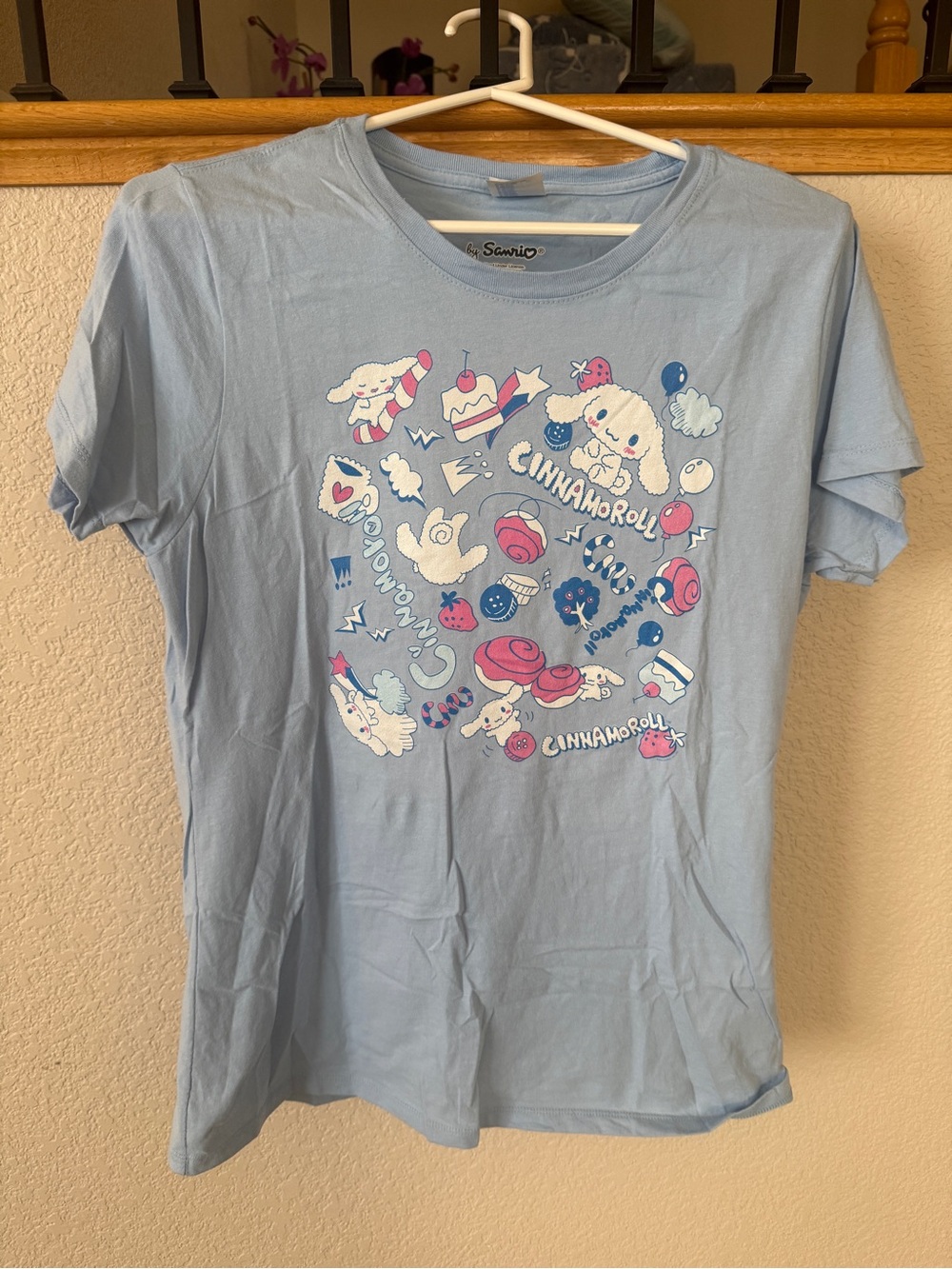 Cinnamoroll Light Blue Graphic Tee Women’s Medium